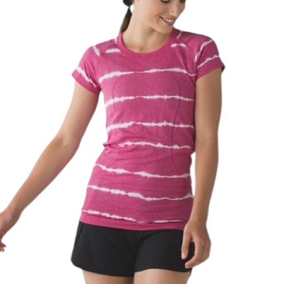 Lululemon Swiftly Tech Short Sleeve Crew Cranberry Size 4 - Picture 1 of 11